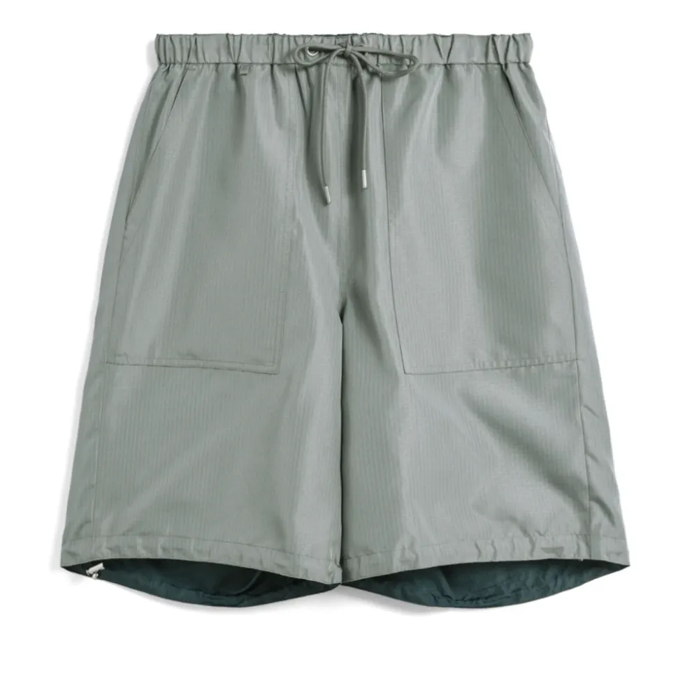 Wendbare leichte grüne Shorts