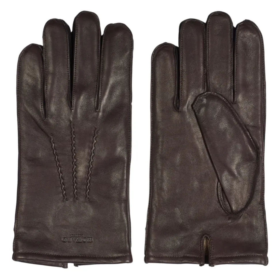 William Gloves