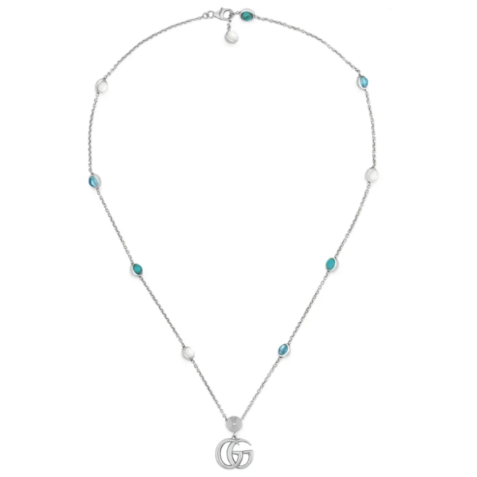 YBB527399001 - Argento 925, Madreperla, Topazio, Resina - Halskette mit Interlocking G Anhänger aus glänzendem gealtertem Sterlingsilber, Perlmutt, blauem Topas und türkisfarbener Harz