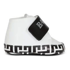 Zweifarbige Sneaker mit Vintage-Logo